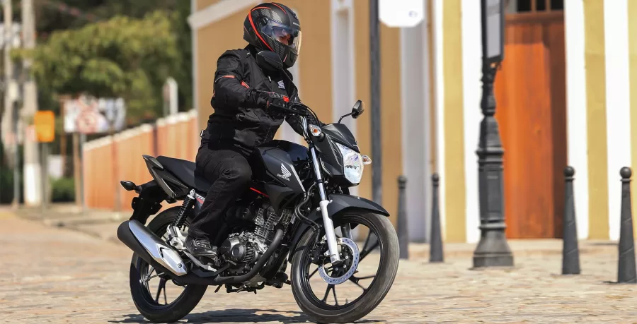 A Honda continua na liderança com seus modelos ocupando as seis primeiras posições no ranking das motos mais vendidas. A Honda CG 160 foi destaque, com mais de 330 mil unidades vendidas em 2024.