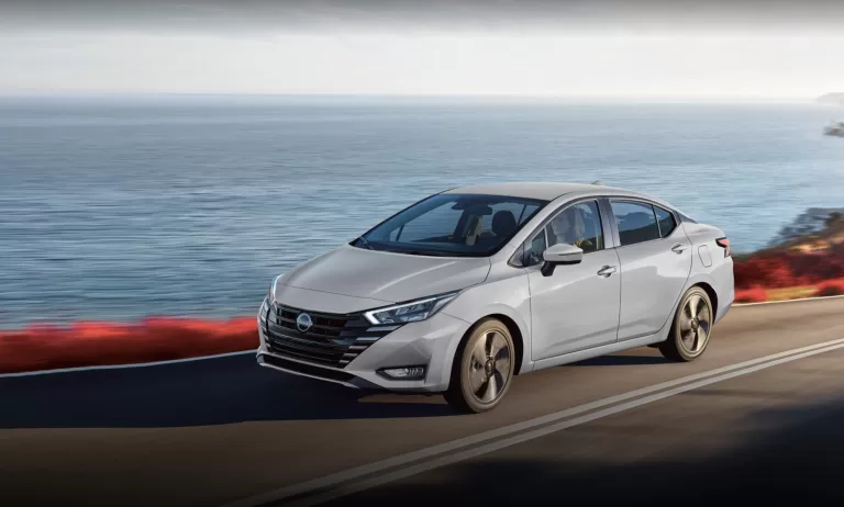 Tudo sobre o Nissan Versa 2025: preço, fotos e desempenho