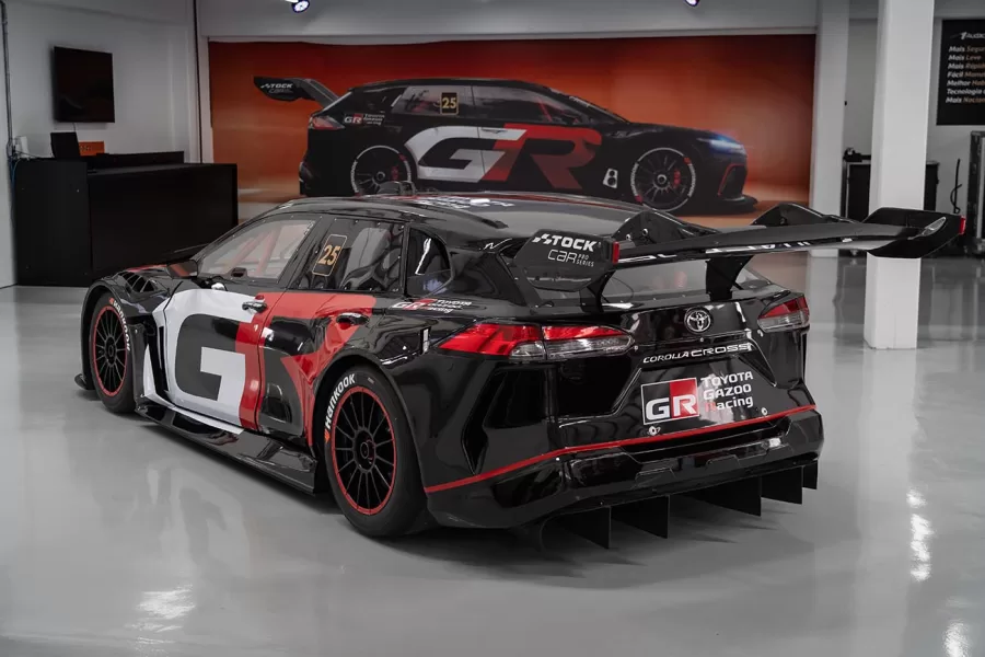 A Toyota GAZOO Racing participa da Stock Car desde 2020 e acumulou grandes conquistas. Com o novo SUV, a marca busca continuar seu sucesso e manter-se competitiva na principal categoria do automobilismo brasileiro.