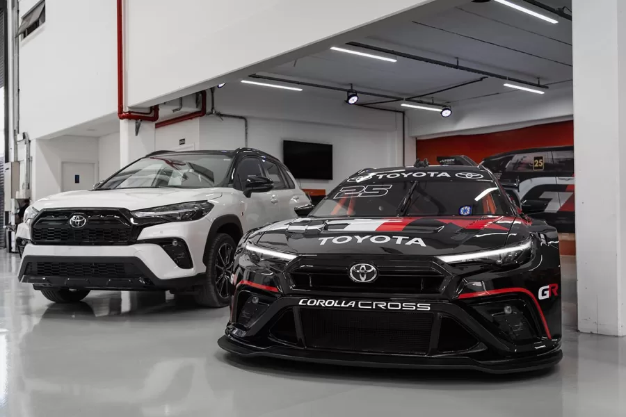 O novo Toyota Corolla Cross para a temporada 2025 da Stock Car traz inovações significativas. Com motor turbo de 2,1 litros e 500 cv, o SUV marca a entrada da Toyota em uma nova fase da competição.