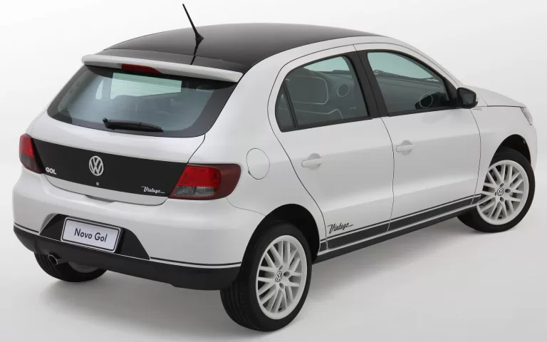Volkswagen Gol lidera ranking de carros usados mais procurados e vendidos; seguido por Fiat Palio e Chevrolet Onix