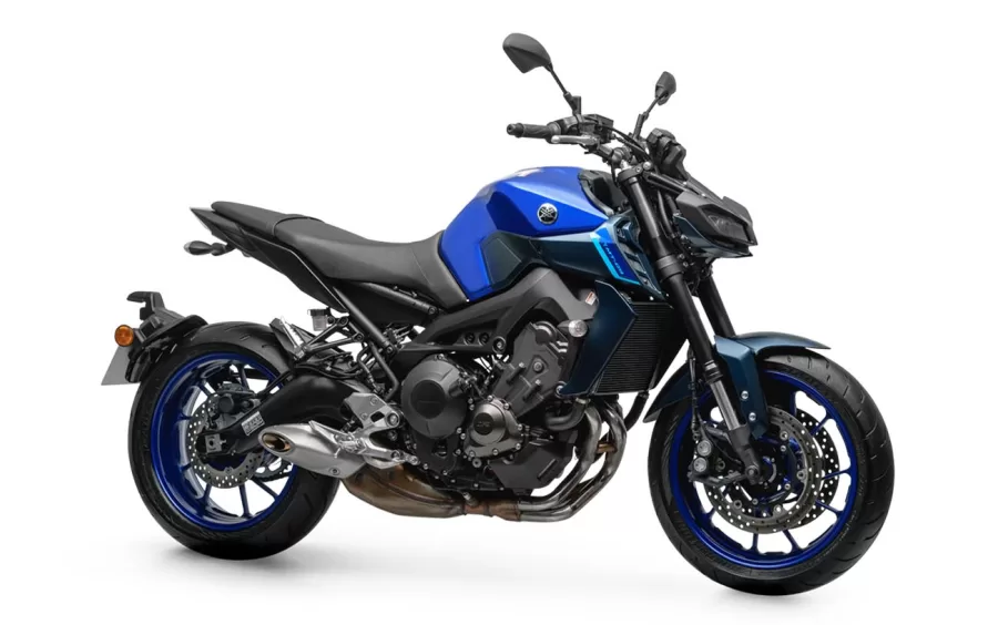 Com suspensão dianteira telescópica e traseira Monocross, a Yamaha MT-09 2025 proporciona estabilidade e conforto em diferentes terrenos, aprimorando a experiência de pilotagem.