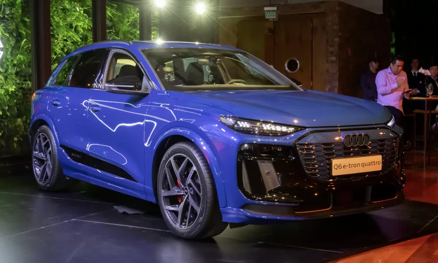 Audi Q6 e-tron estreia no Brasil com foco na mobilidade elétrica