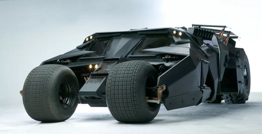 A Warner Bros. Discovery e a Action Vehicle Engineering lançaram uma réplica exclusiva do Tumbler, o Batmóvel da trilogia Cavaleiro das Trevas, famosa pelos filmes de Christopher Nolan.
