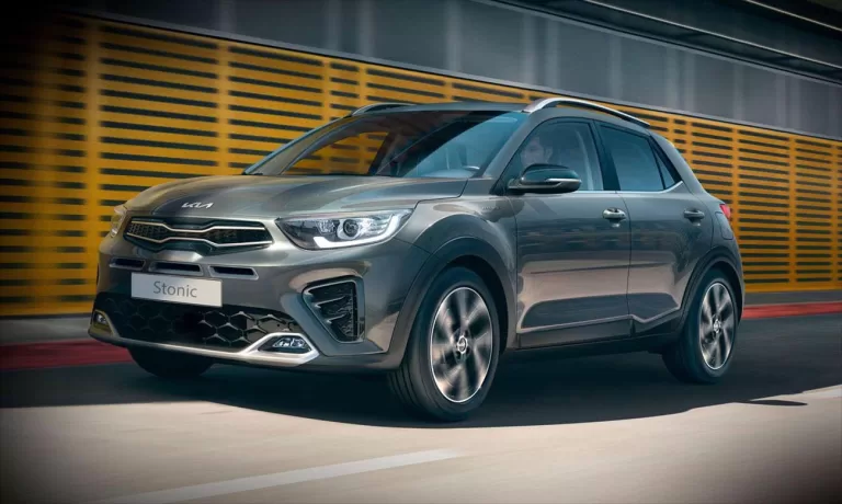 Kia Stonic 2025 chega ao mercado com mais tecnologia, novo painel digital e motorização híbrida-leve