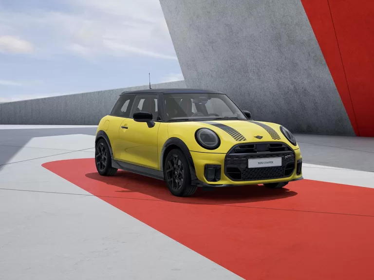 O MINI Cooper S Sport: pequeno no tamanho, gigante na personalidade esportiva John Cooper Works