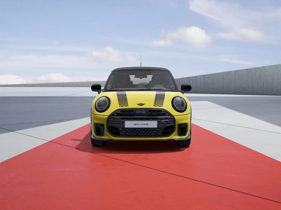 A MINI lançou no Brasil o Cooper S Sport, equipado com motor 2.0 turbo de 204 cv e transmissão automática de sete velocidades. O modelo acelera de 0 a 100 km/h em 6,6 segundos.