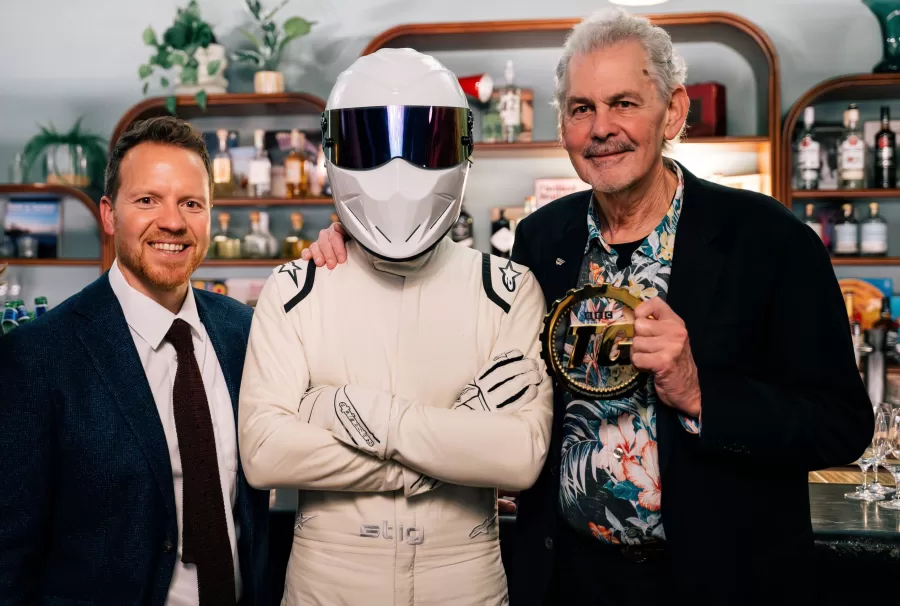 Gordon Murray foi premiado com o 'Lifetime Achievement Award' pela BBC TopGear, reconhecendo sua longa carreira na inovação automotiva, desde a Fórmula 1 até os supercarros.