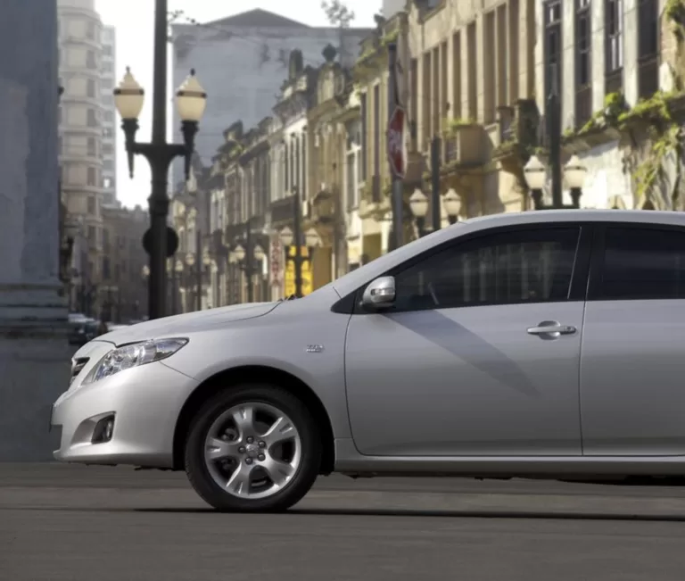 Guia de Usados: Vale a Pena Comprar um Toyota Corolla XEi 2.0 2013 Usado? Confira ficha técnica, preço e fotos do sedan