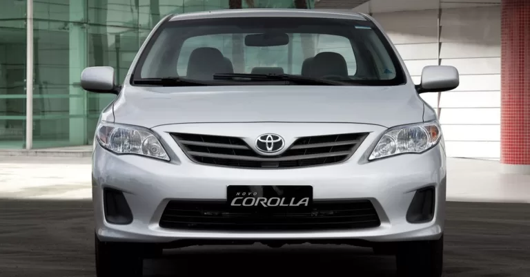 Toyota Corolla XEi 2.0 2013 se destaca como sedã usado confiável, confortável e com consumo equilibrado