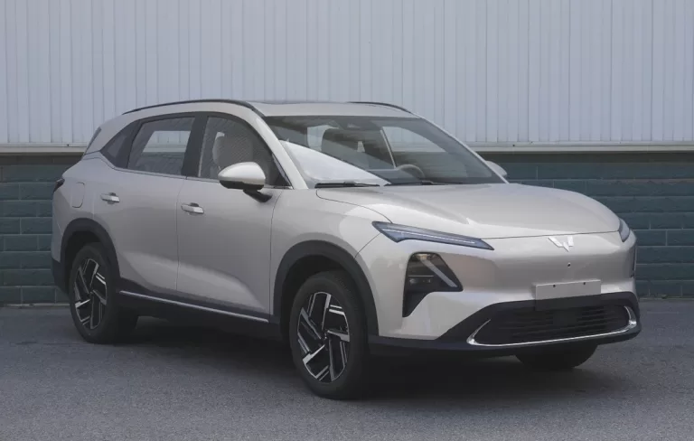 Flagra aponta que o Wuling Starlight S, com dimensões de Song Plus, será lançado como SUV da Chevrolet