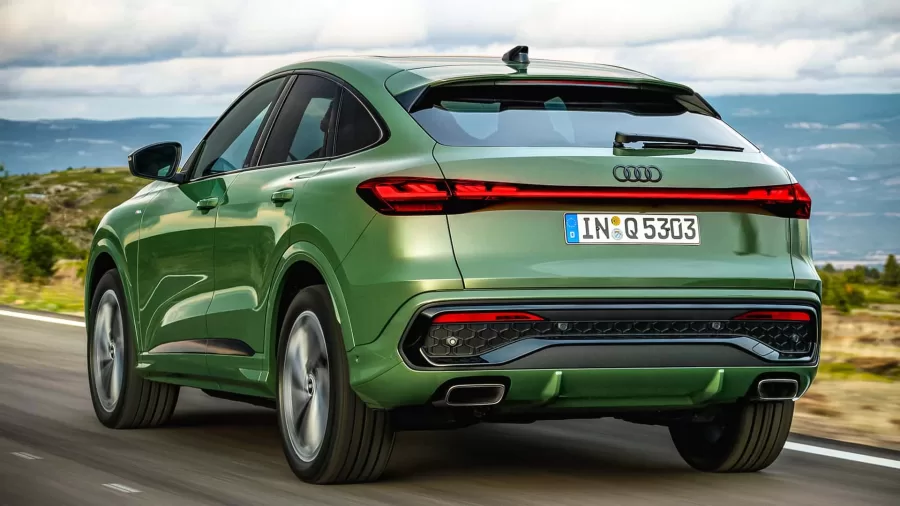 O SQ5 Sportback combina desempenho esportivo e tecnologia. O motor V6 TFSI de 3.0 litros atinge 367 cv, com torque de 550 Nm, ideal para motoristas que priorizam potência e performance.