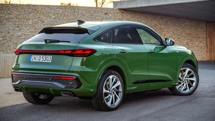 O Q5 Sportback utiliza a plataforma PPC, projetada para motores longitudinais e sistemas híbridos. Oferece motores 2.0 TFSI e 2.0 TDI de 204 cv, além do V6 TFSI com 367 cv no SQ5.