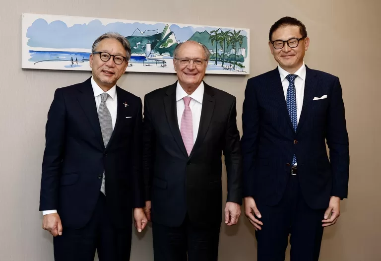 Toshihiro Mibe, CEO da Honda, se reúne com Geraldo Alckmin para discutir indústria e sustentabilidade