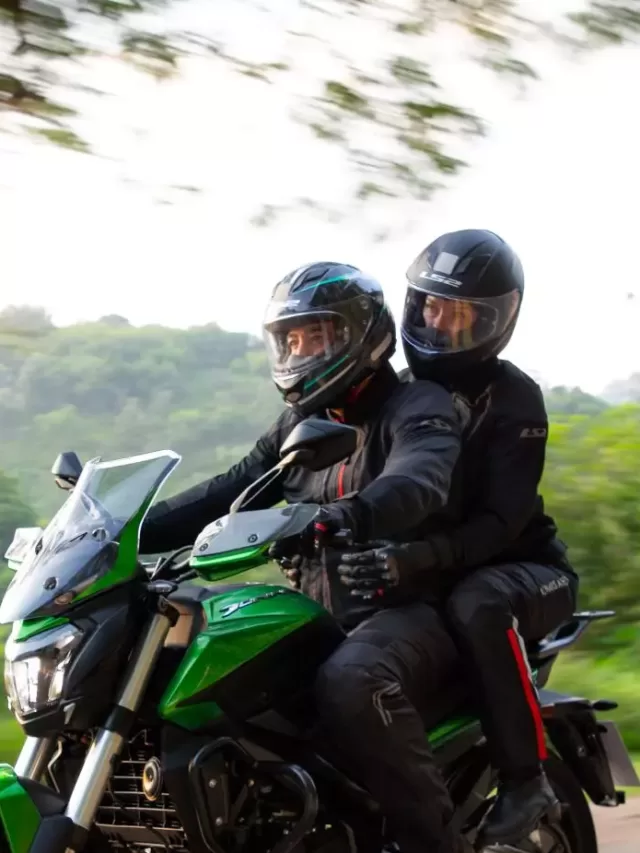 Evento da Bajaj reúne motociclistas em cidade histórica paulista