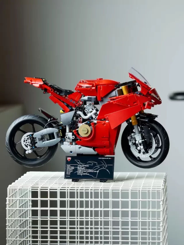 Lego lança réplica da Ducati Panigale V4 S com 1.603 peças