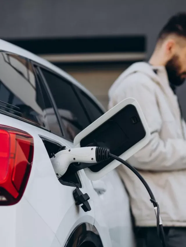 Vendas de elétricos e híbridos plug-in crescem 34% no Brasil em 2025