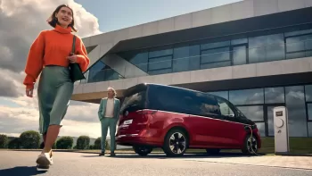 Na Europa a Volkswagen lançou uma versão híbrida da Kombi