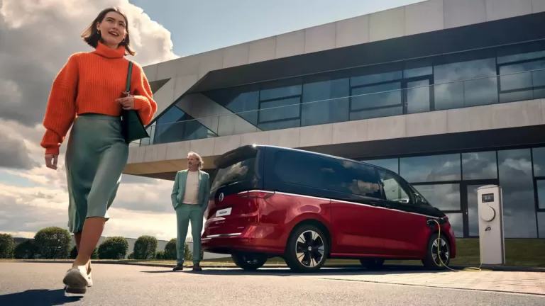 Na Europa a Volkswagen lançou uma versão híbrida da Kombi