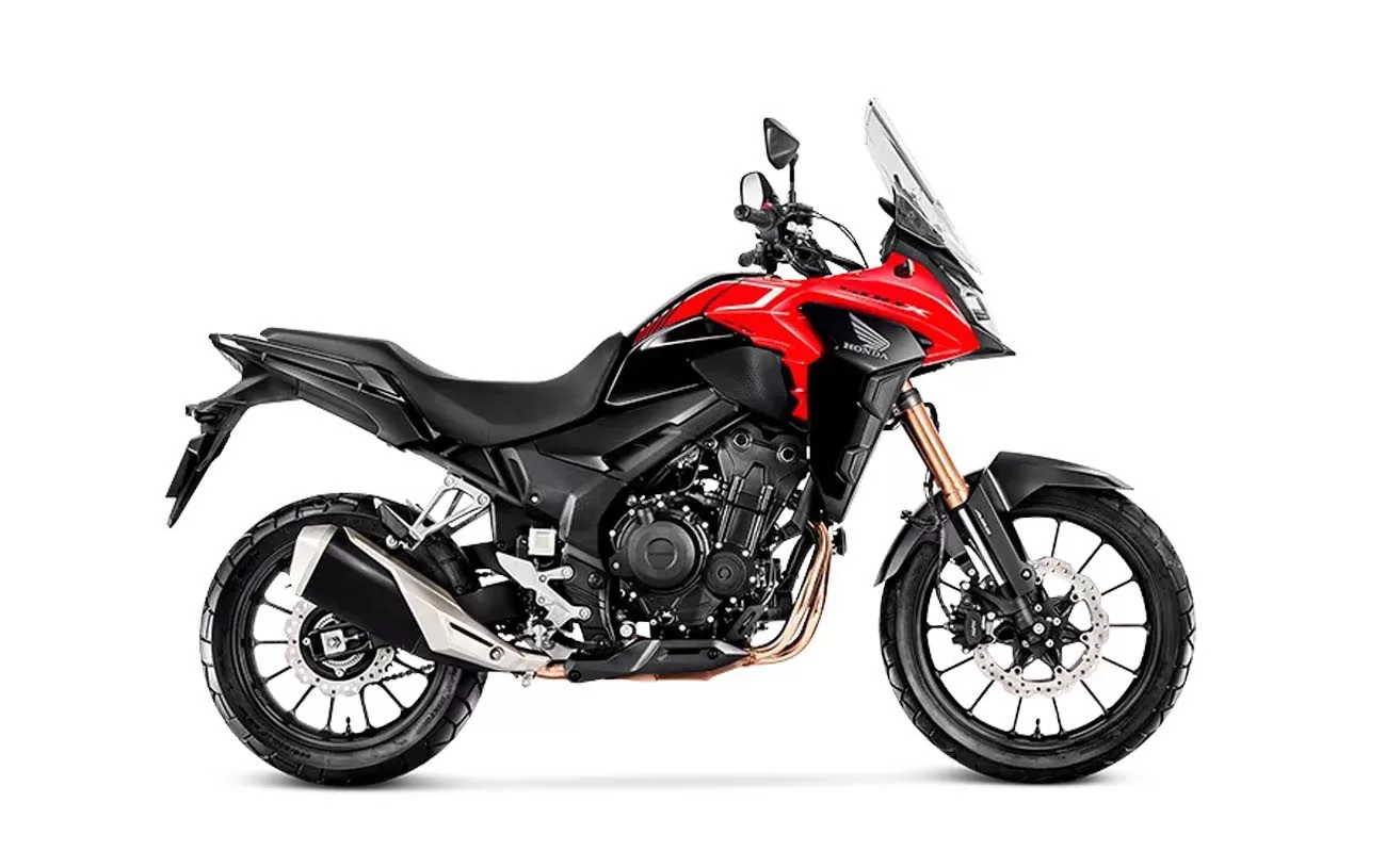 A Honda CB 500X 2024 combina versatilidade e eficiência, sendo uma escolha equilibrada para o trânsito urbano e viagens de longa distância, com motor potente e design funcional.