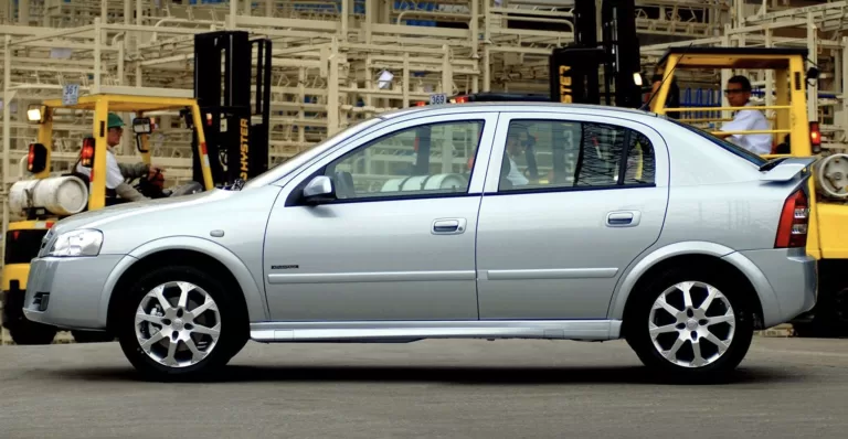 Carros usados baratos: Chevrolet Astra usado mantém robustez, conforto e versatilidade no mercado brasileiro