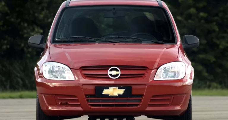 Guia de usados: Ficha técnica do Chevrolet Celta Spirit 1.0 2010; um hatch bom para o dia a dia com opção de 4 ou 2 portas