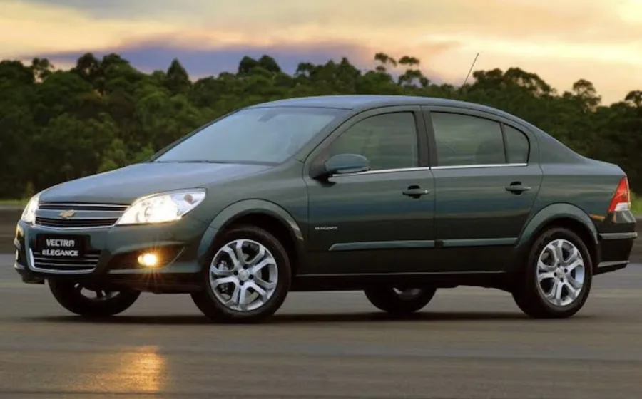 Chevrolet Vectra GT 2009, com motor 2.0 automático, é indicado para quem busca custo-benefício e facilidade de manutenção, apesar do consumo ser superior à média.