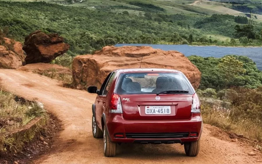 O consumo é de 8,3 km/l no etanol e 12 km/l na gasolina em cidade, e até 14,2 km/l em rodovia. O tanque tem capacidade para 48 litros.