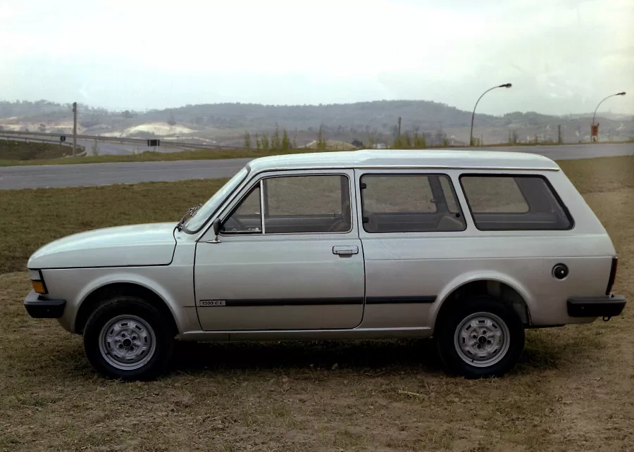 Derivada do Fiat 147, chegou ao mercado em 1980 como uma das primeiras peruas compactas. Espaçosa e econômica, atendeu bem às necessidades das famílias brasileiras.