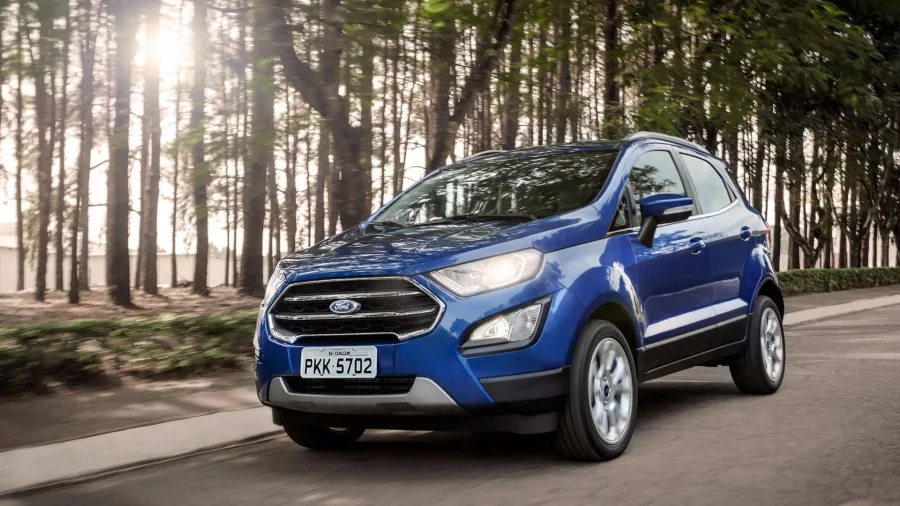 O Ford EcoSport Titanium 2.0 AT 2018 é um SUV compacto versátil, adequado para cidade e estrada, com motor potente e lista de equipamentos voltada para segurança e conforto.