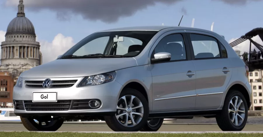 O Gol G5 e G6 segue como sinônimo de liquidez. Mecânica conhecida e revenda rápida fazem o modelo manter preços firmes mesmo com a idade avançando.