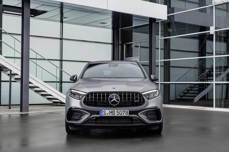 Mercedes AMG GLC 63 S E Performance Coupé 2025 e o SUV que todo mundo gostaria de ter