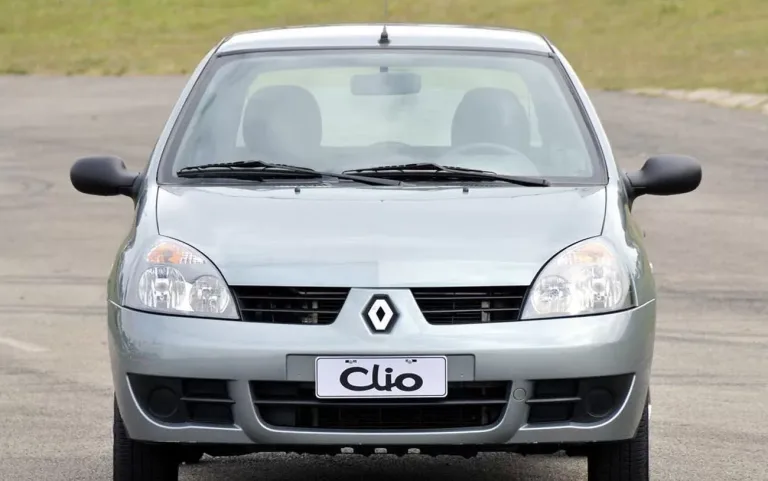 Guia De Usados: Ficha técnica do Renault Clio Campus 1.0 16V 2009, um hatch bom para a cidade com 4 ou 2 portas