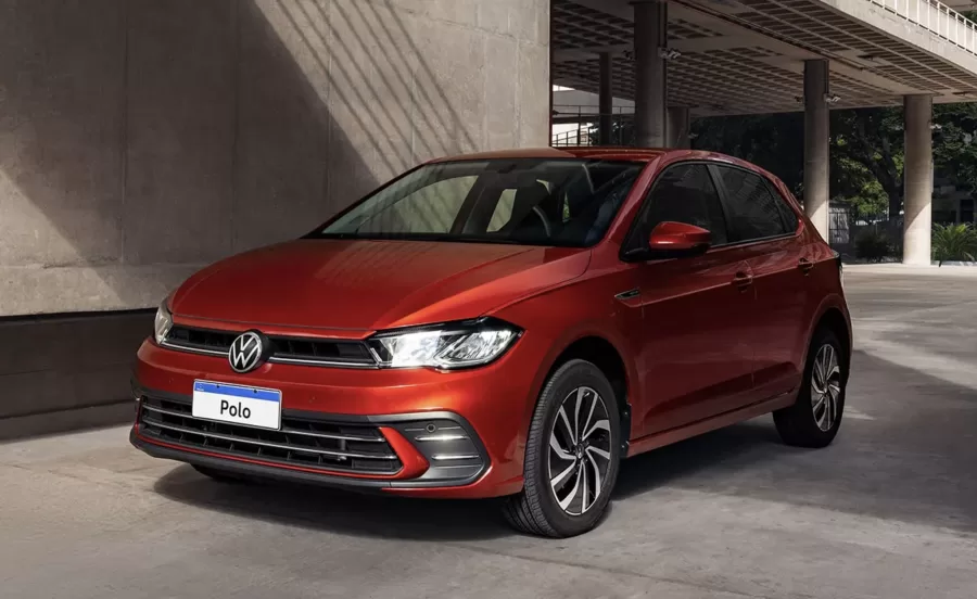 O Volkswagen Polo foi o modelo mais vendido em novembro de 2024 no Brasil, com 14.711 unidades. O modelo superou a Fiat Strada, que liderava o mercado anteriormente.