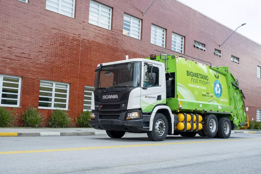 Scania entrega caminhões a biometano para a Marquise Ambiental, reforçando o compromisso com o transporte sustentável em Fortaleza e Osasco, com redução de até 90% nas emissões.