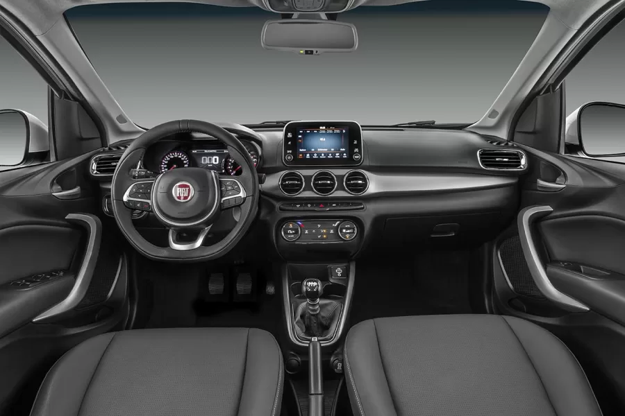 O Fiat Argo 2018 oferece câmbio manual, automatizado e automático, espaço para 5 pessoas, porta-malas de 300 litros, tecnologia multimídia e segurança básica com ABS e airbags.