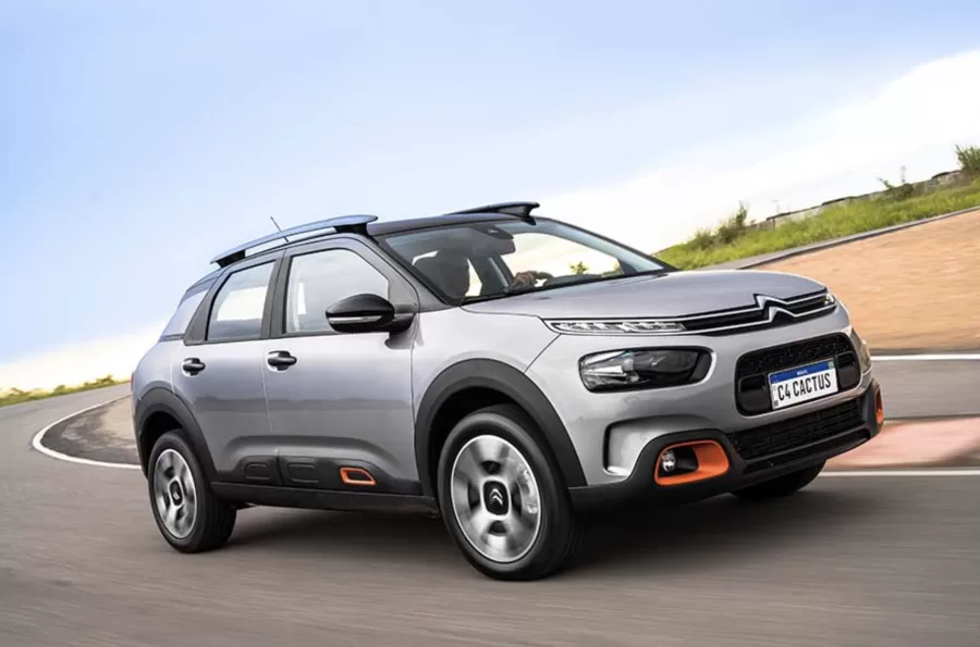 Citroën C4 Cactus deixa o mercado brasileiro após queda nas vendas e mudança na estratégia da marca. O modelo continuará sendo exportado, mas sua produção local deve ser encerrada em breve.