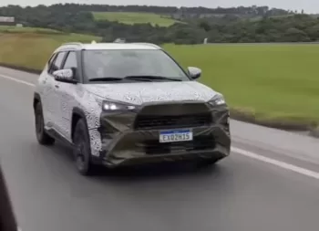 Toyota Yaris Cross é flagrado rodando em testes no Brasil