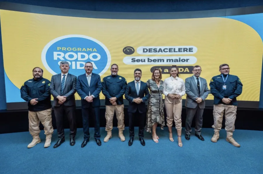 Com o lema “Desacelere. Seu bem maior é a vida”, o Programa Rodovida 2024 foi lançado, nesta segunda (16), com a participação de representantes da Senatran/MT, ANTT, PRF, Detrans de todo o país e de governos estaduais - Foto: Marcio Ferreira