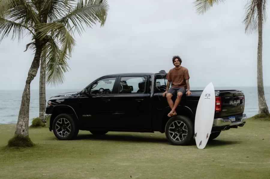 Ram fecha parceria estratégica com Gabriel Medina, tricampeão mundial de surfe