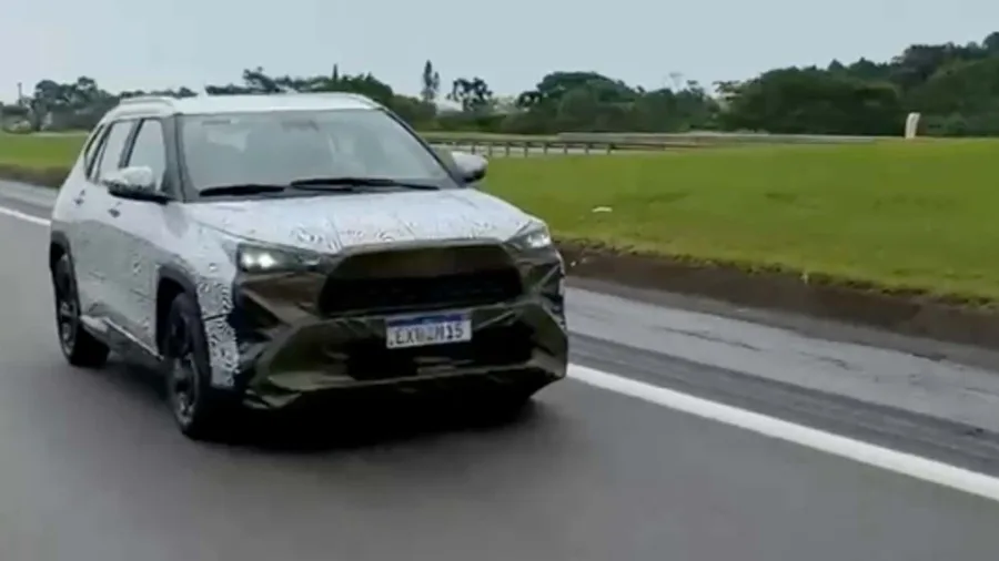 Mini Corolla Cross: Toyota Yaris Cross se aproxima do lançamento em 2025 e foi flagrado no Brasil