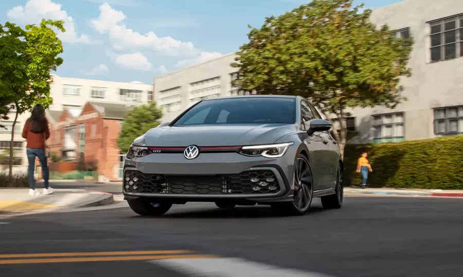 Para reservar, é necessário sinal de 10% do valor total, o que pode ultrapassar os R$ 44 mil antes mesmo da entrega.