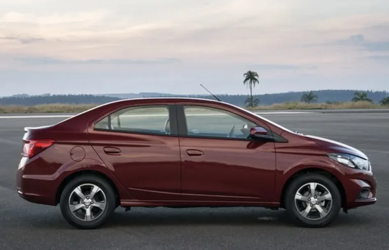 Chevrolet Prisma LTZ 1.4 2018 usado combina desempenho urbano, espaço interno e manutenção acessível