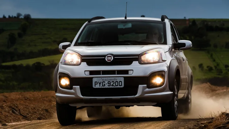 O Fiat Uno Way 1.3 2020 é uma opção compacta e econômica, ideal para uso urbano e estradas de terra leves. Seu motor Firefly 1.3 garante bom desempenho e eficiência no consumo de combustível.