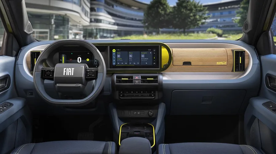 O Fiat Grande Panda possui interior funcional com painel digital de 10 polegadas e central multimídia nas versões superiores, garantindo tecnologia e praticidade ao motorista.