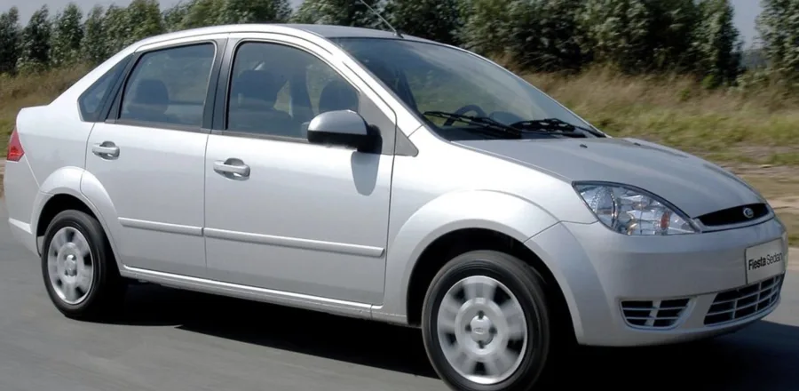 O Fiesta oferece conforto e boa dirigibilidade, sendo uma escolha eficiente para motoristas que buscam um veículo confiável e moderno.