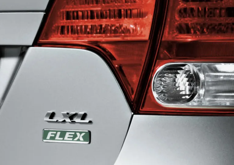 Guia de Usados: Ficha técnica do Honda Civic LXL 1.8 AT 2010; preço, consumo e desempenho do sedan