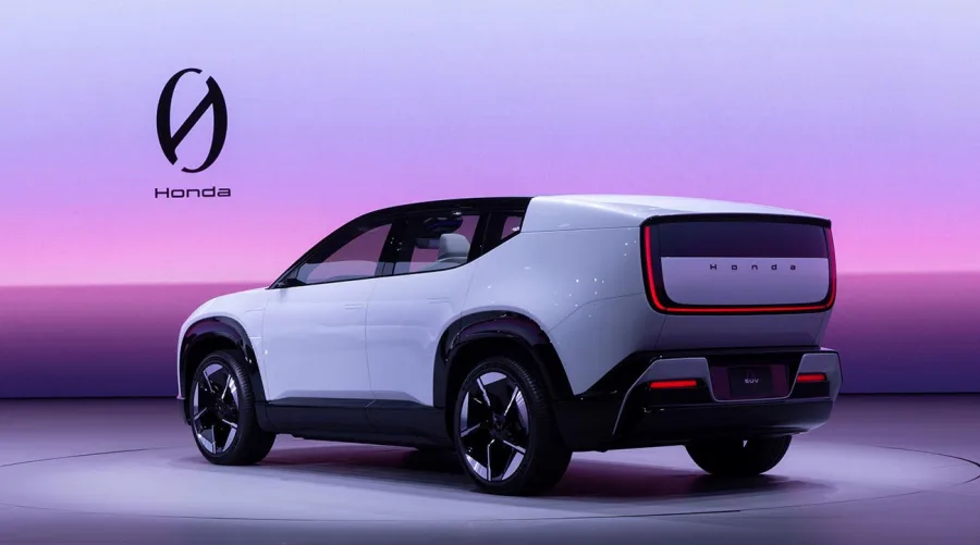 O SUV da série 0 oferece espaço interno ampliado e flexibilidade, combinando conforto e tecnologia avançada. Ele estreia como parte da estratégia da Honda para o mercado de veículos elétricos.