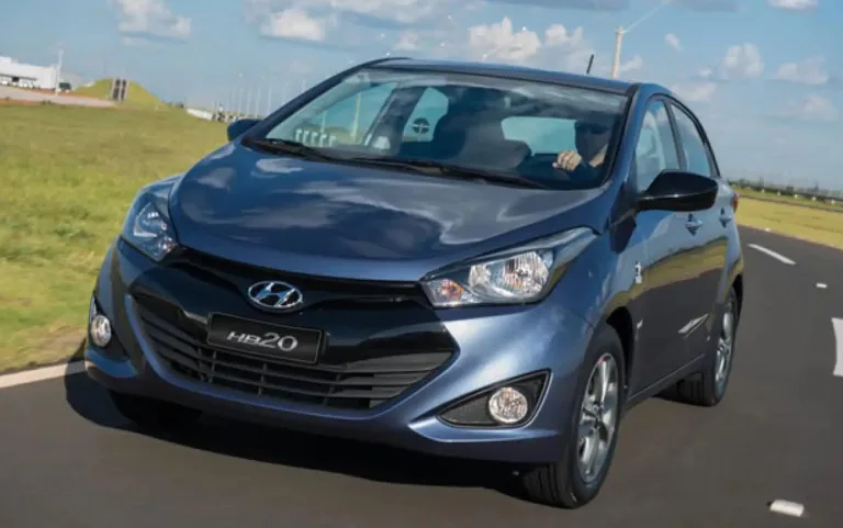 Hyundai HB20 2015 Premium 1.6 Automático se destaca pelo conforto e desempenho no uso urbano