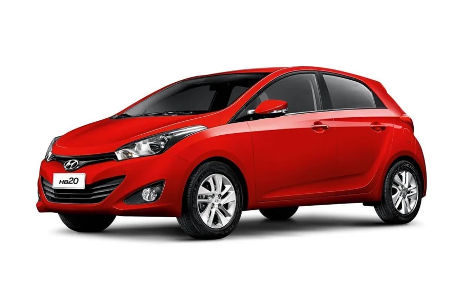 O Hyundai HB20 Premium 1.6 AT 2015 é compacto com motor 1.6 flex de 128 cv, câmbio automático de 4 marchas e tração dianteira. Consome bem em cidade e estrada, equilibrando desempenho e economia.